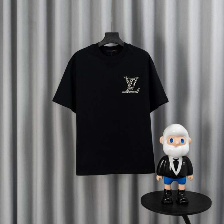 Picture of Louis Vuitton T Shirts Short _SKULVS-2XLaztxQ2977824